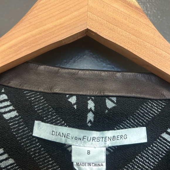 Diane Von Furstenberg 8 wool blend mono c leather trim jacket in great condition - Picture 6 of 16